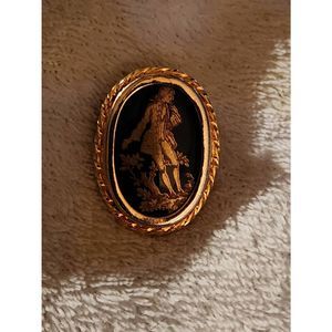 Limoges France Women's Porcelain Round Man's Portrait Brooch Gold-tone